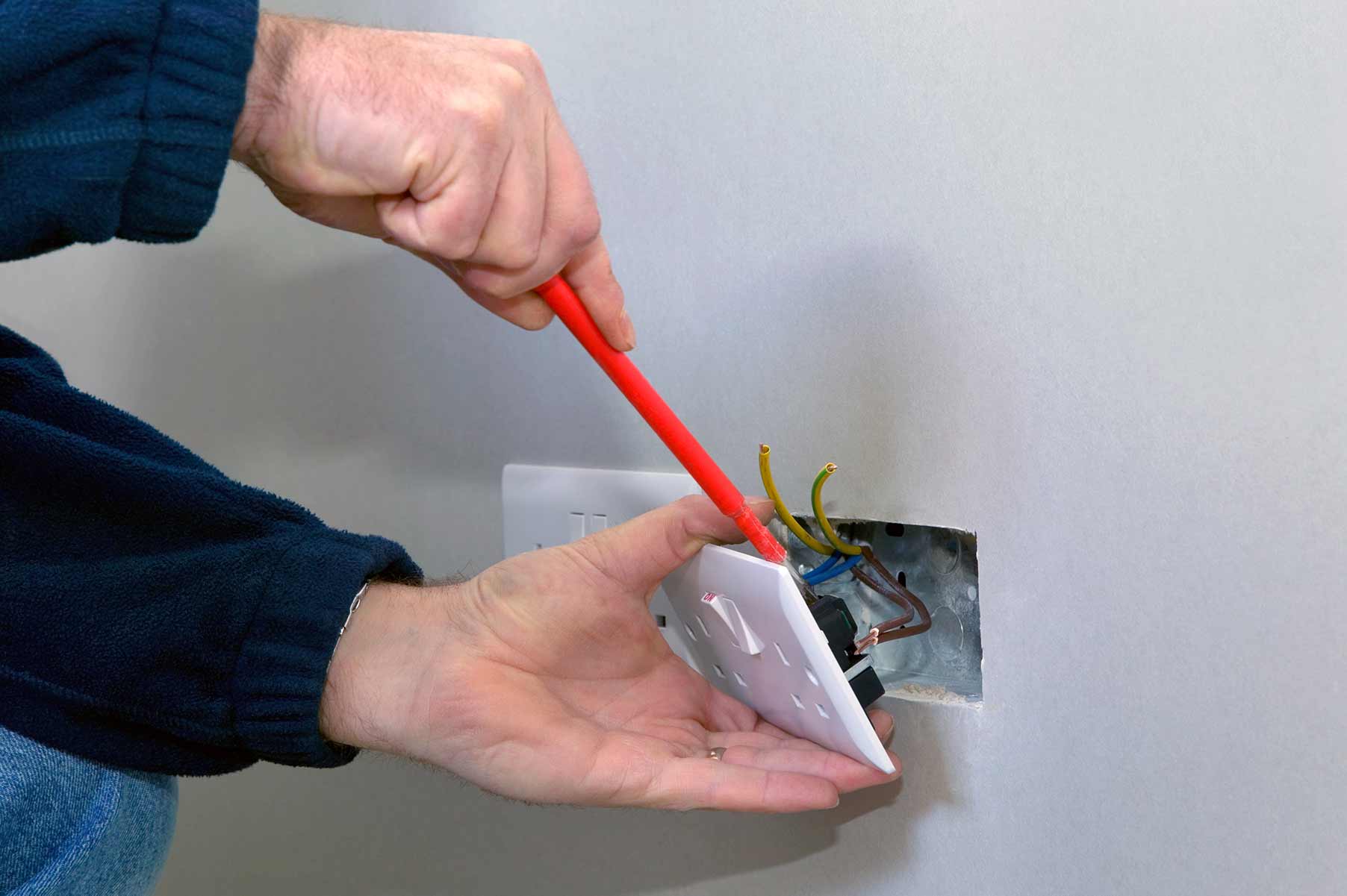 Our electricians can install plug sockets for domestic and commercial proeprties in West Kensington and the local area. 